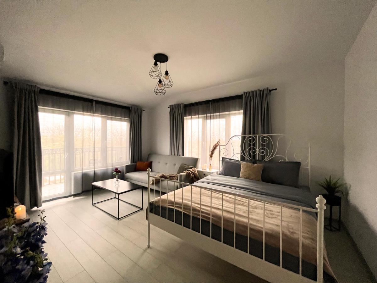 Superb Apartment 35 Voucere Vacanta Zero74Unu236Optsute Iasi Buitenkant foto